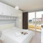 Sea View Apartamento *