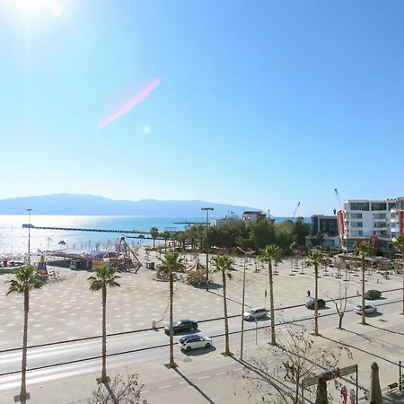 Sea View Apartment *